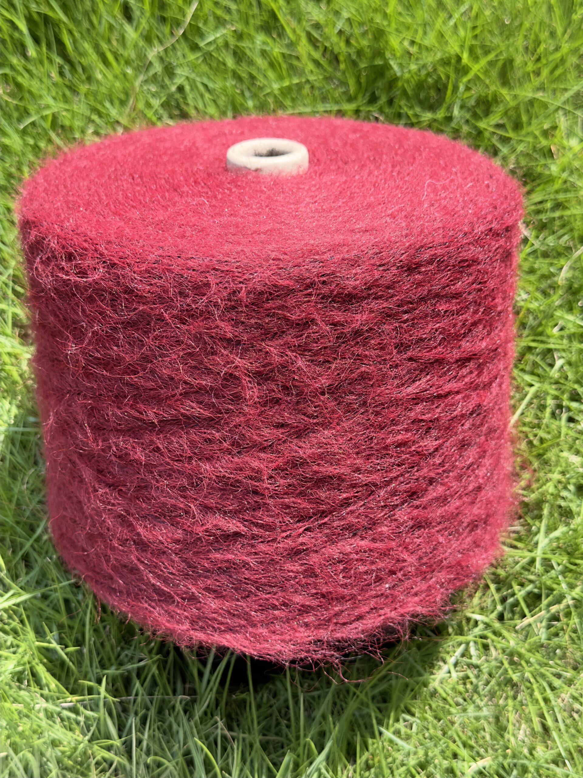 mossy yarn 1.4.8NM 70POLYESTER 21NYLON 8WOOL 1ELANSTAN RED