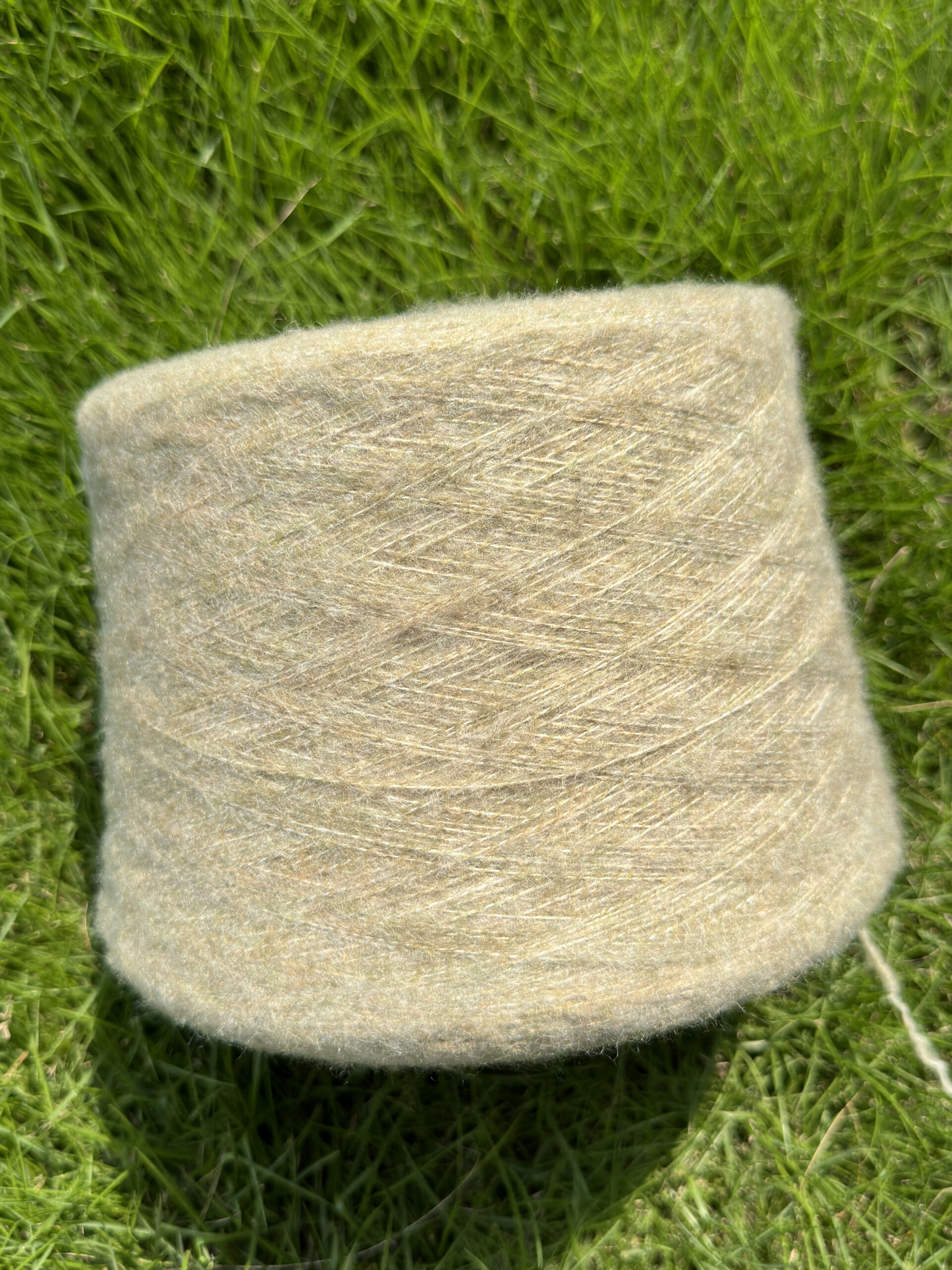 mossy yarn 1.9NM 30POLYESTER 22NYLON 40ACRYLIC 5WOOL 3SPANDEX